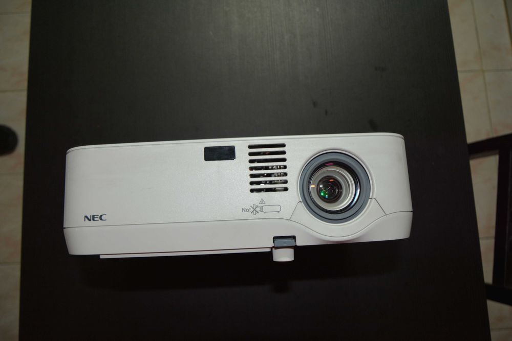Projetor NEC np300