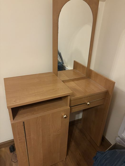 Oddam meble: toaletka, komoda, łóżko