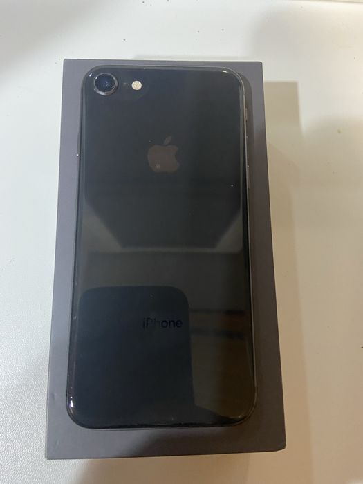 Iphone 8 -64gb б/в