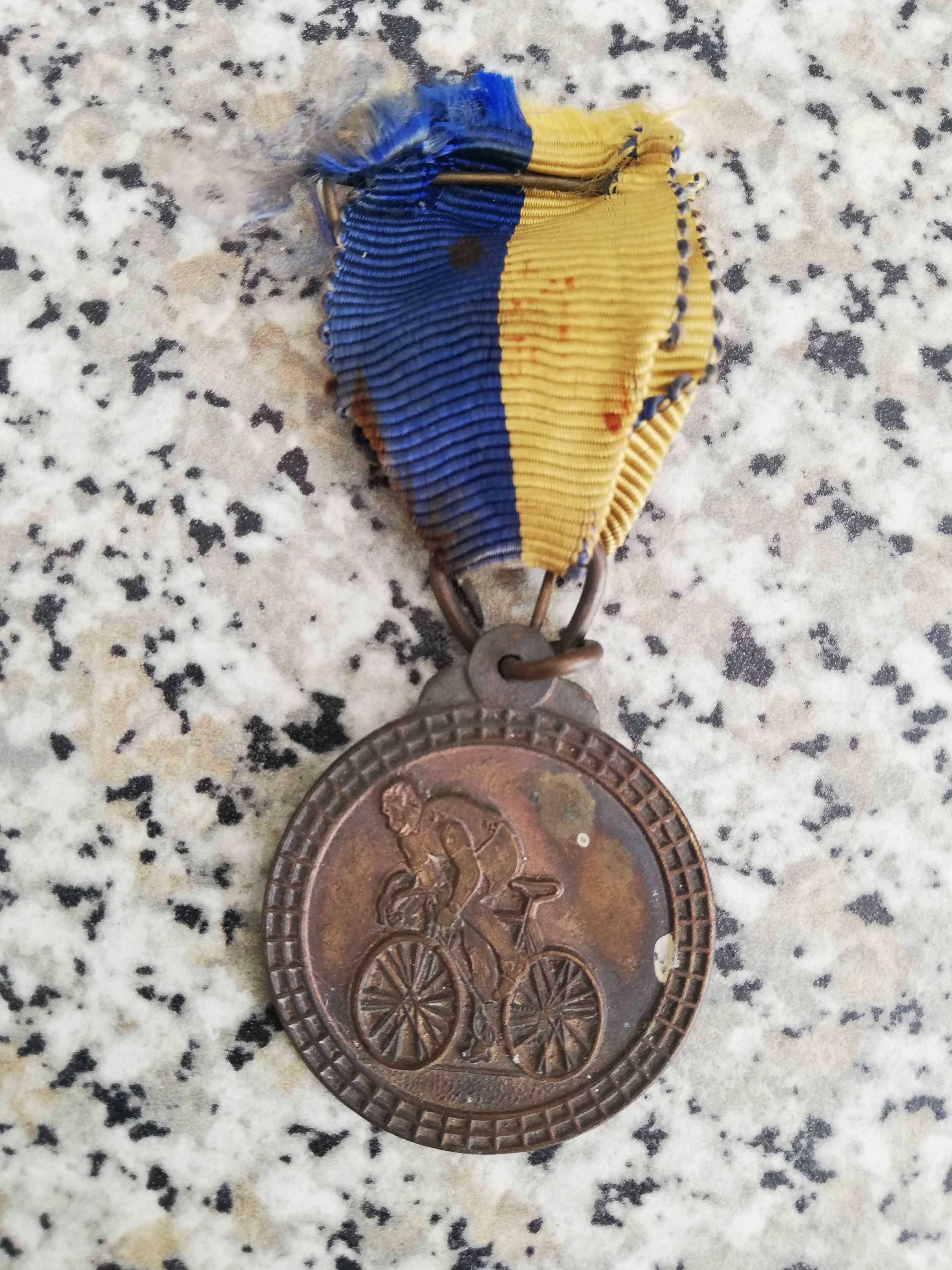 Medalhas desportivas antigas de diversos temas