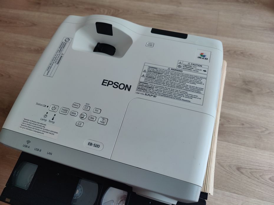 Epson eb520 projektor krótko rzut krótkoogniskowy rzutnik hdmi
