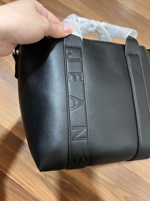 Сумка tommy hilfiger чорна кроссбоді