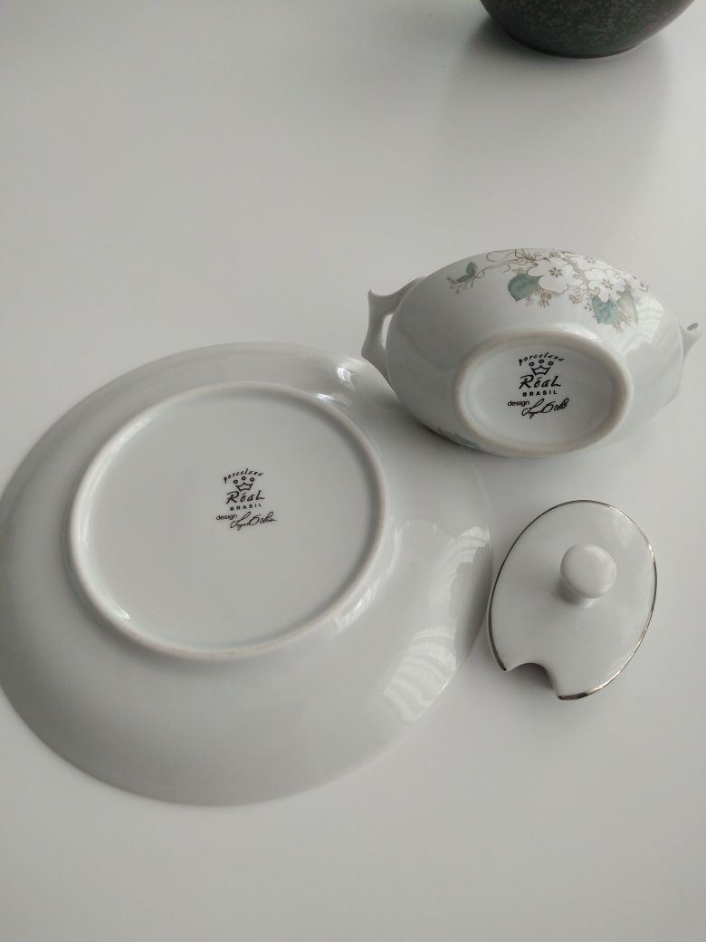 Porcelana Vintage Royal Brasil design.