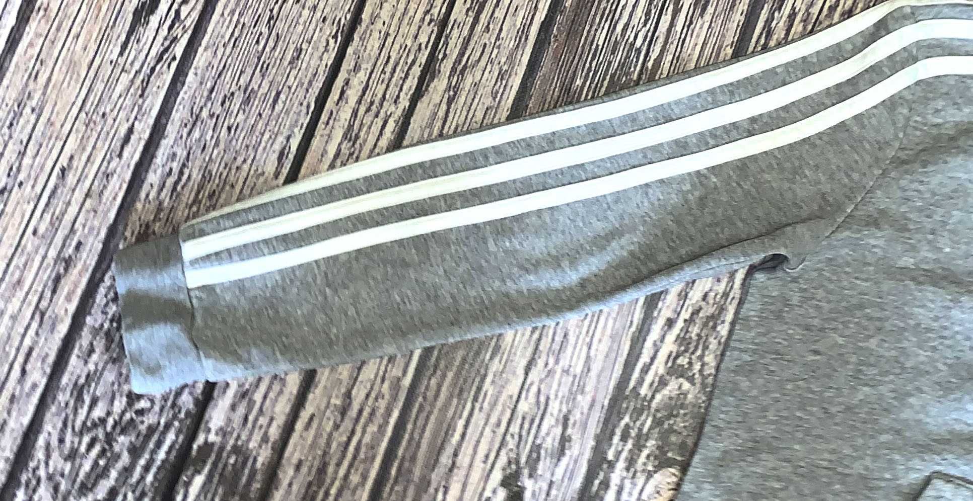 Кофта Adidas для ребенка 9-10 лет, 134-140 см
