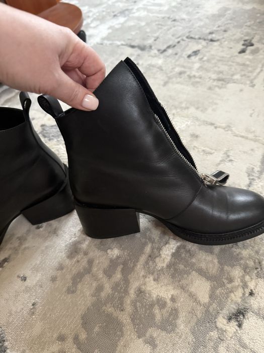 Жіночі осінні ботинки