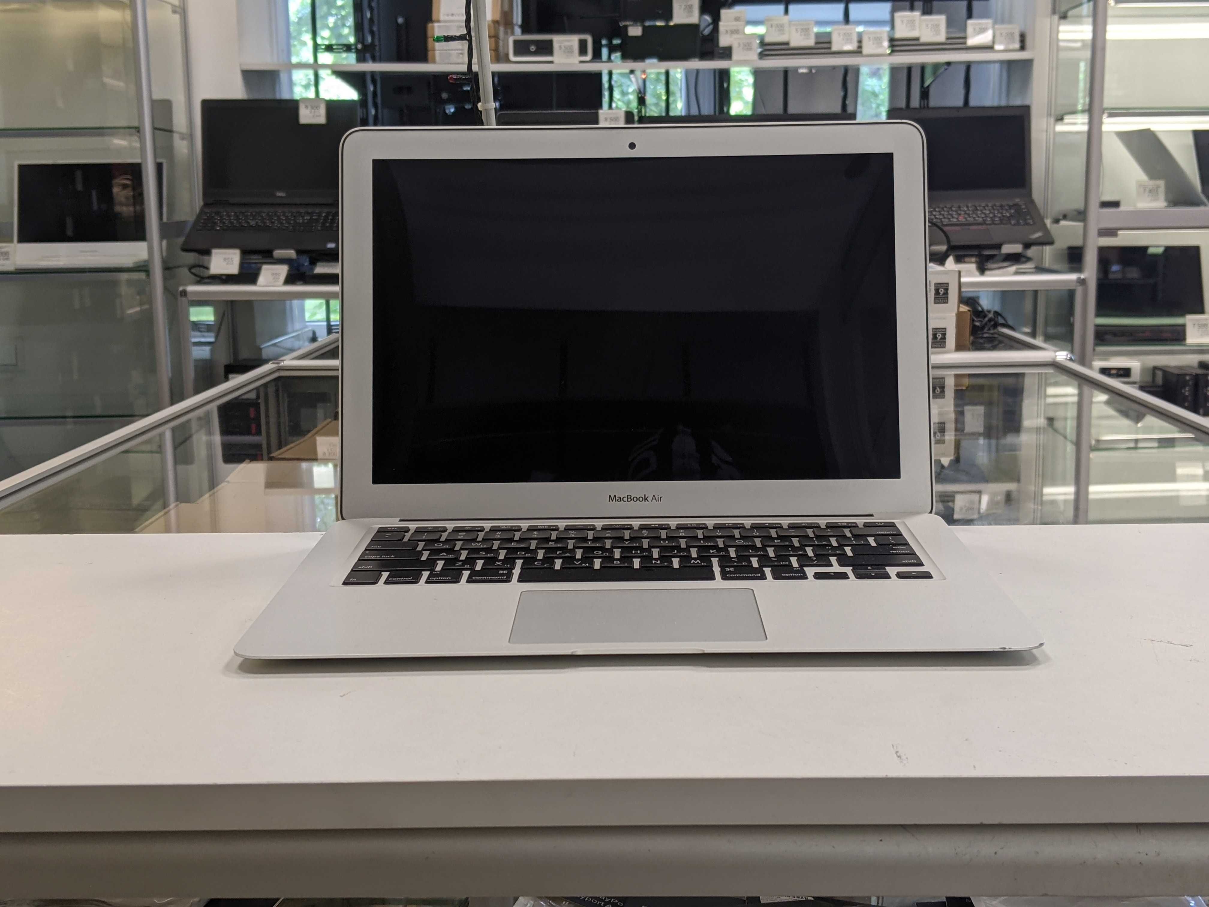 Ноутбук Apple MacBook Air 13 A1466 13.3 HD IPS/i5-5350U/8GB/SSD 120GB
