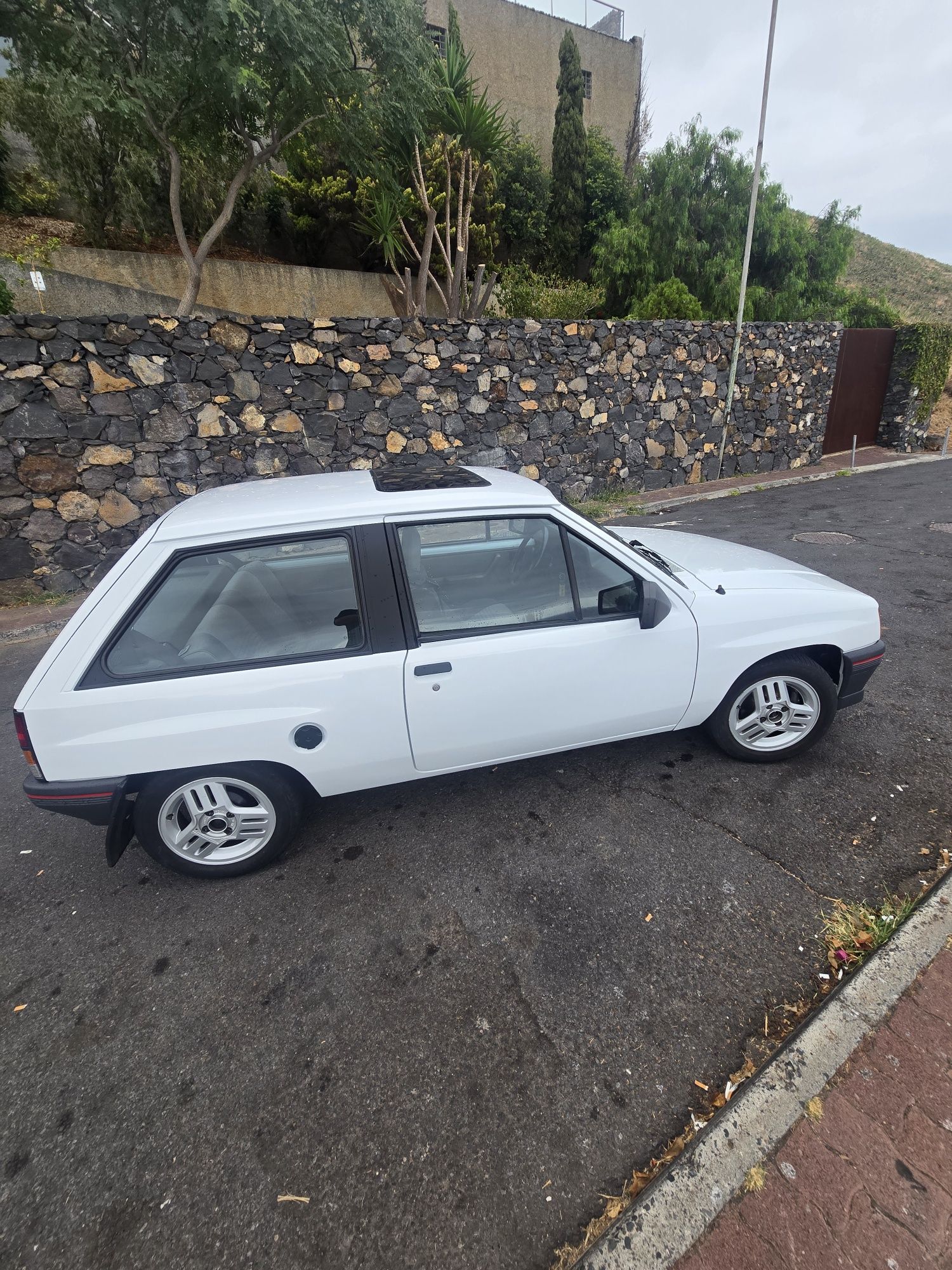 VENDO OPEL CORSA 1.4 GT
