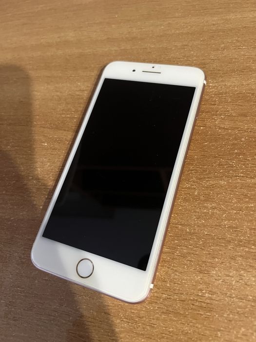 Телефон iPhone 7Plus