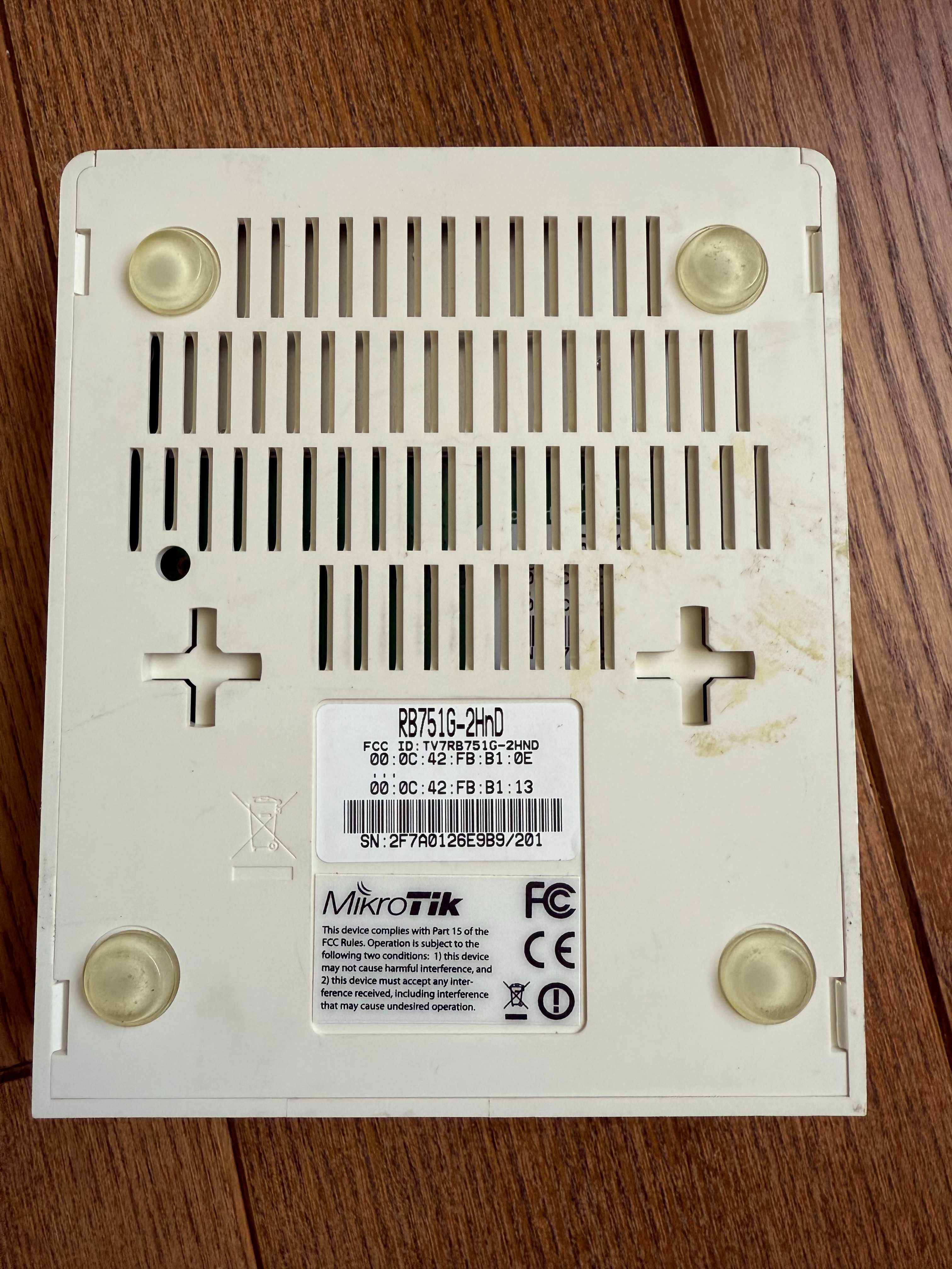Маршрутизатор MikroTik RouterBOARD RB751G-2HnD