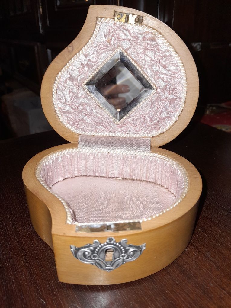 Caixa para joias vintage em madeira com espelho e forrada