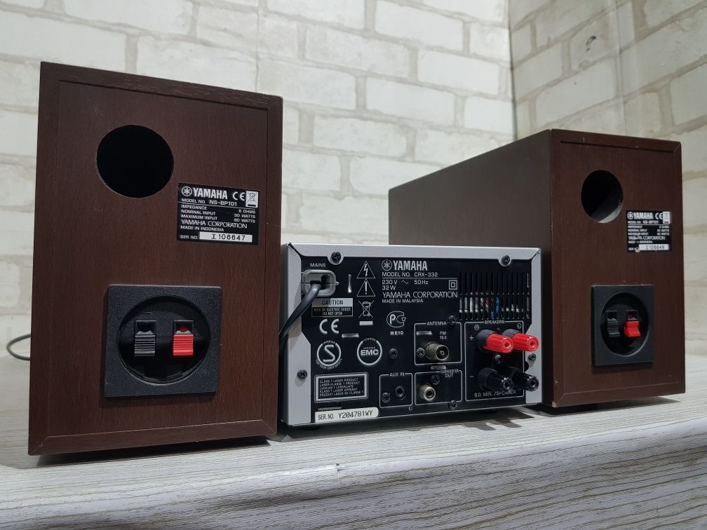 Музичний центр YAMAHA MCR-332, *2x30 Вт, USB, б/у з Німеччини