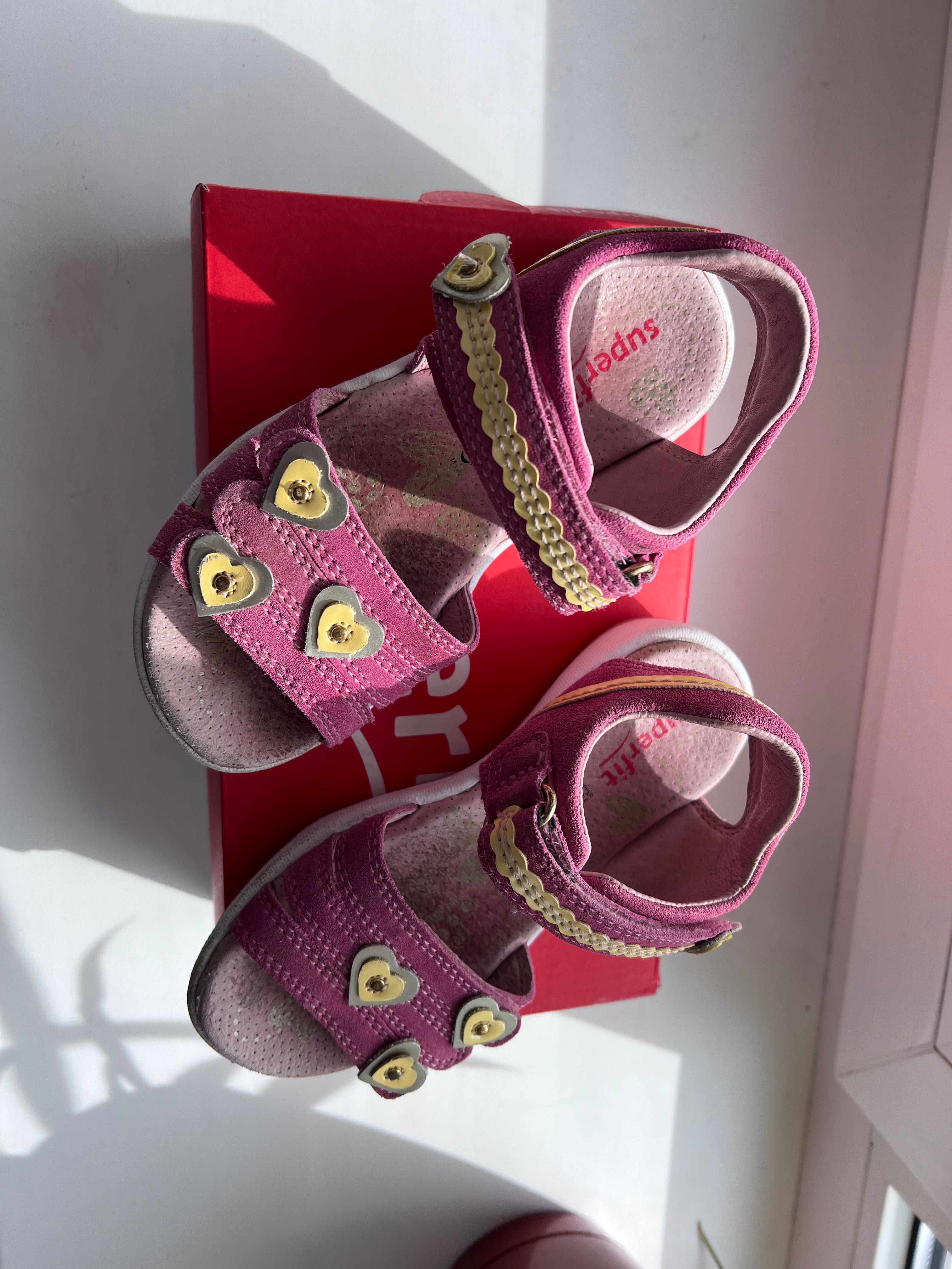 Босоніжки сандалі для дівчинки superfit 28