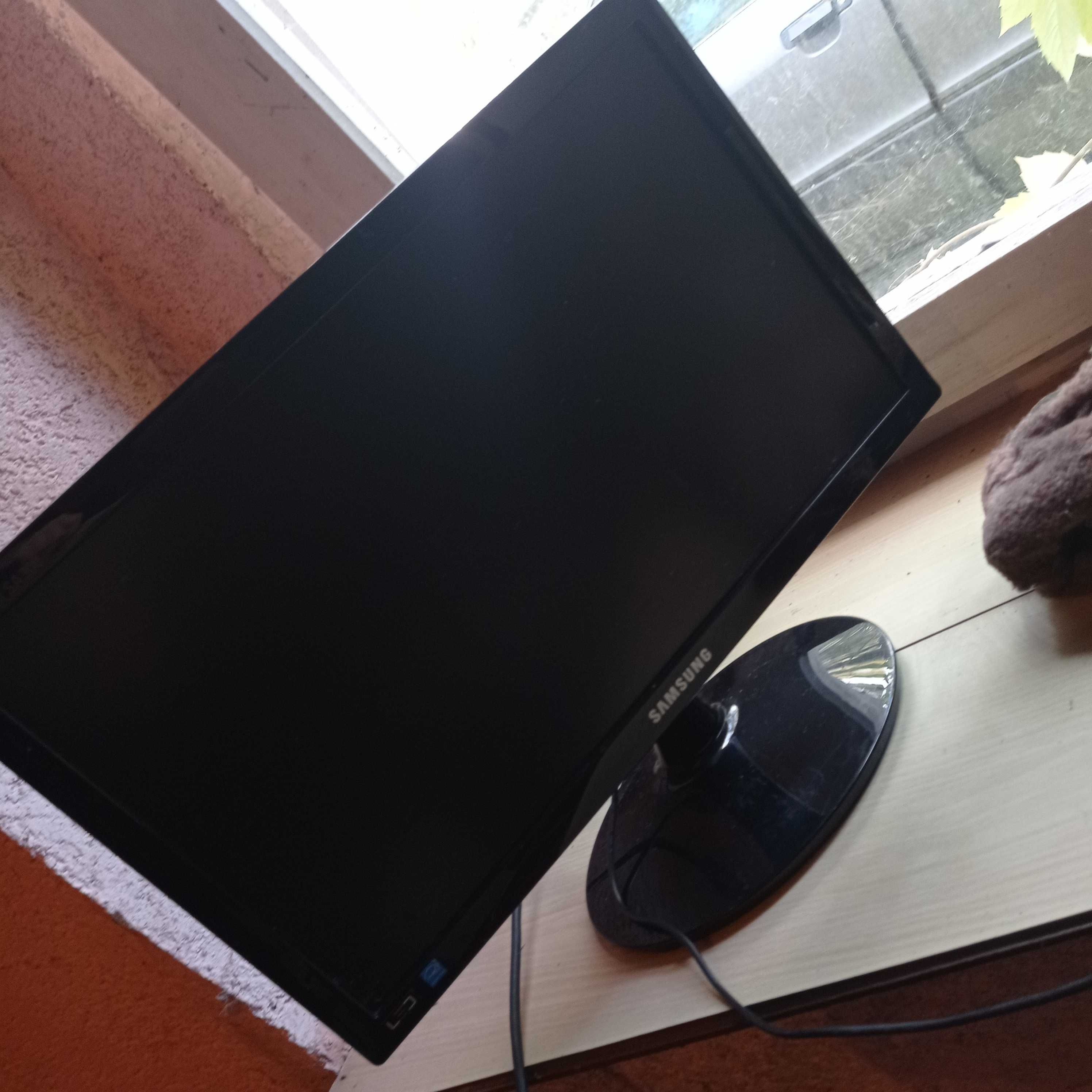 Monitor LED samsung 17'
