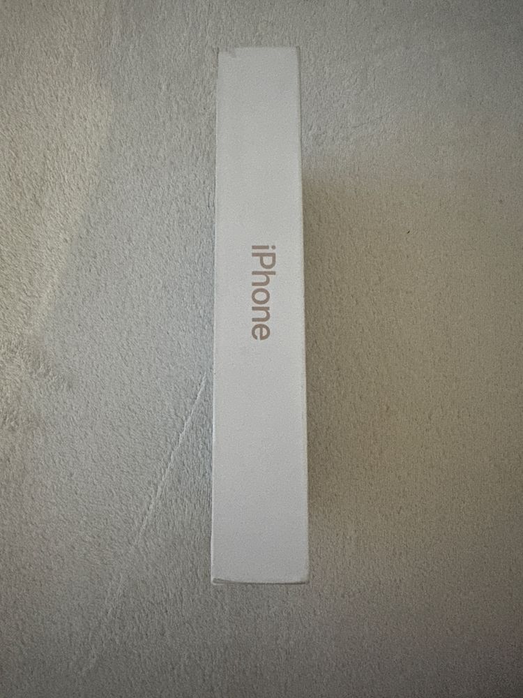 IPhone 16 pro Titanium Desert