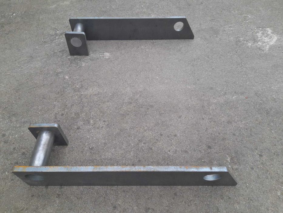 Mocowanie uchwyt uszy do ładowarki Manitou Merlo Kramer Claas MF JD