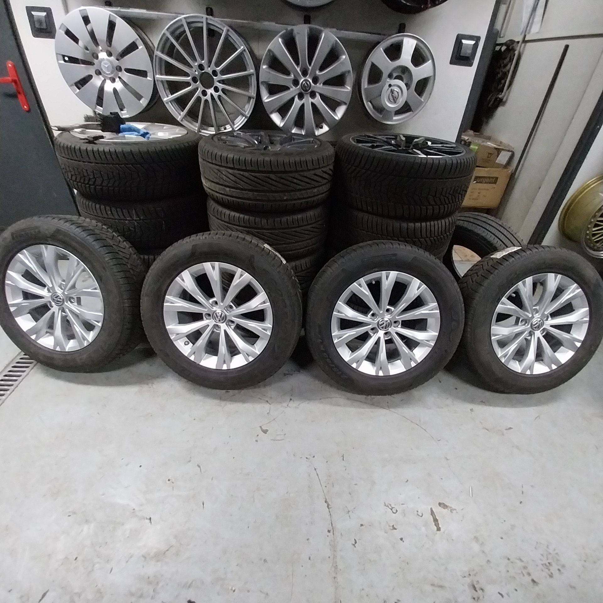 Całe Koła Zimowe VW Tiguan R17 5x112 7J ET 40