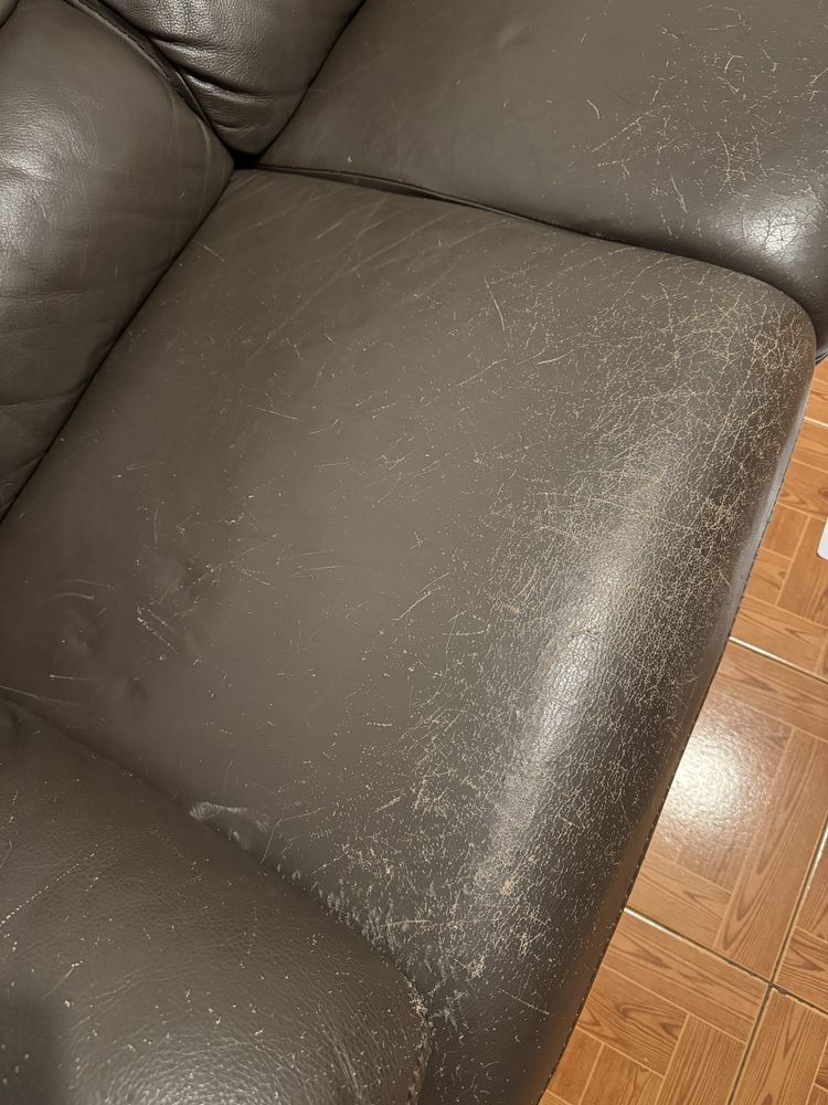 Sofa com algum uso