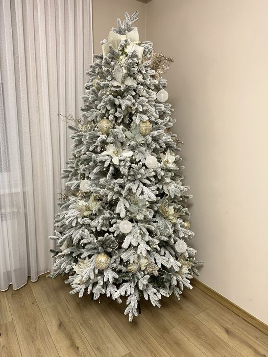 Продам ялинку засніжену