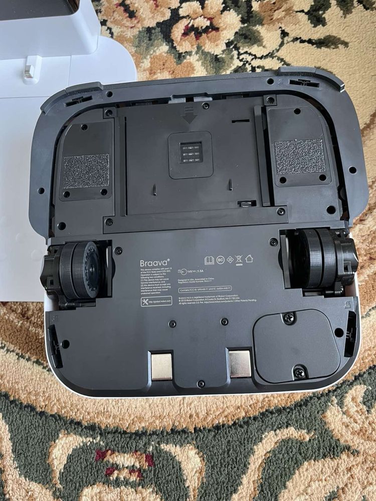 Робот пилосос iRobot Braava Jet M6 новий !