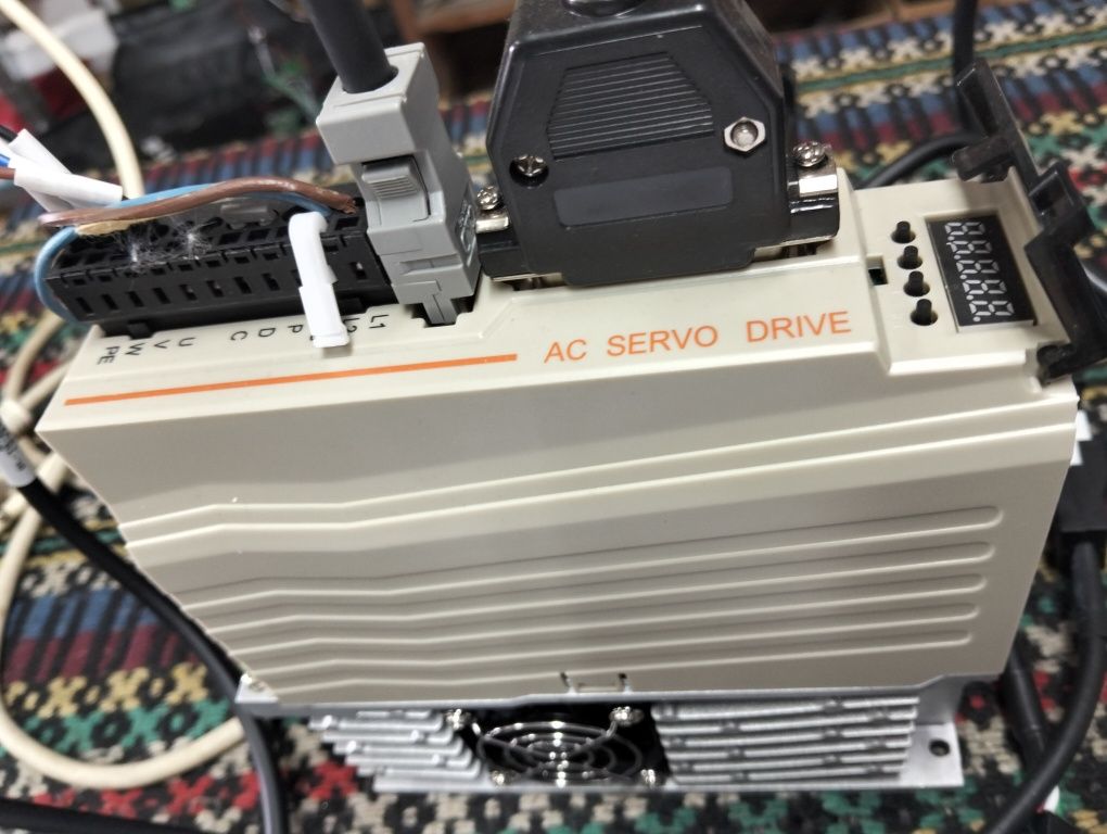 Servo motor com drive