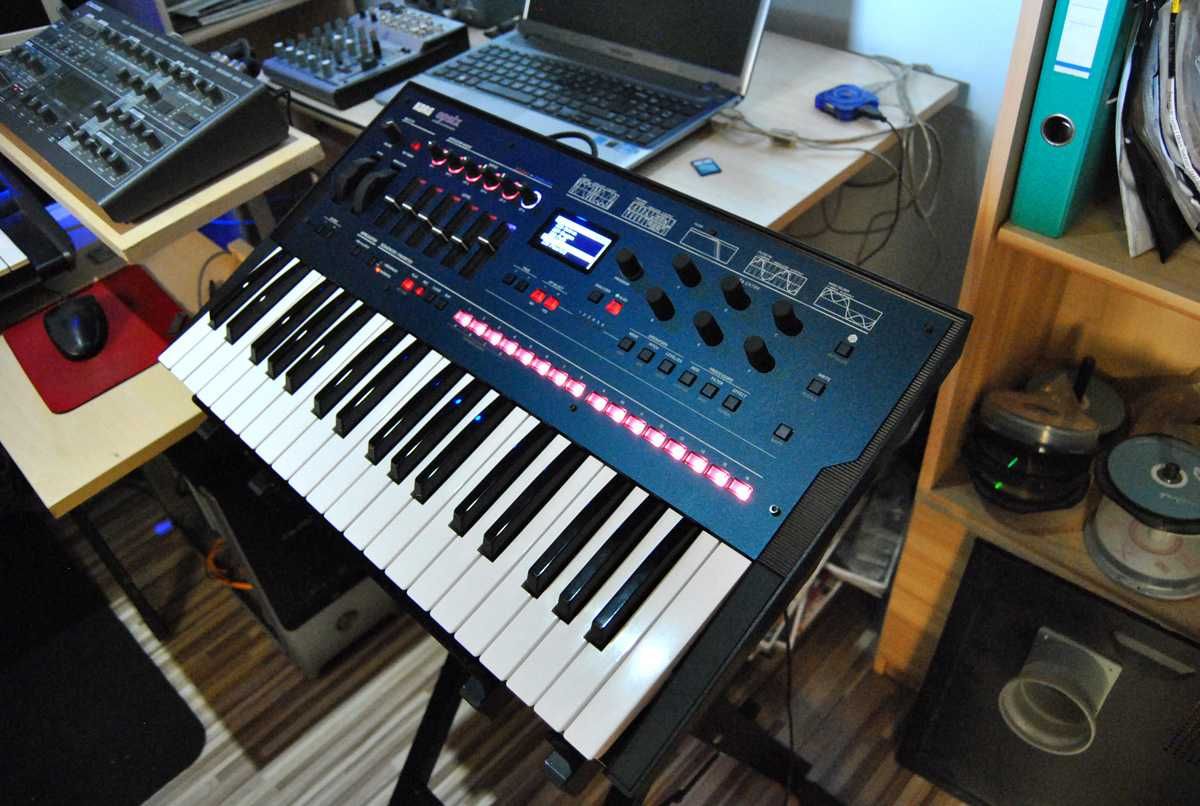 Syntezator Korg Opsix. Synteza FM. Stan sklep. Brzmienia.