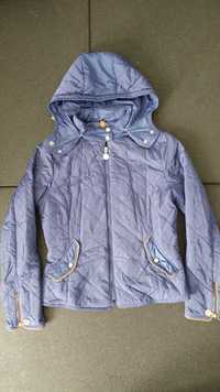 Krótka pikowana kurtka z kapturem Massimo Dutti