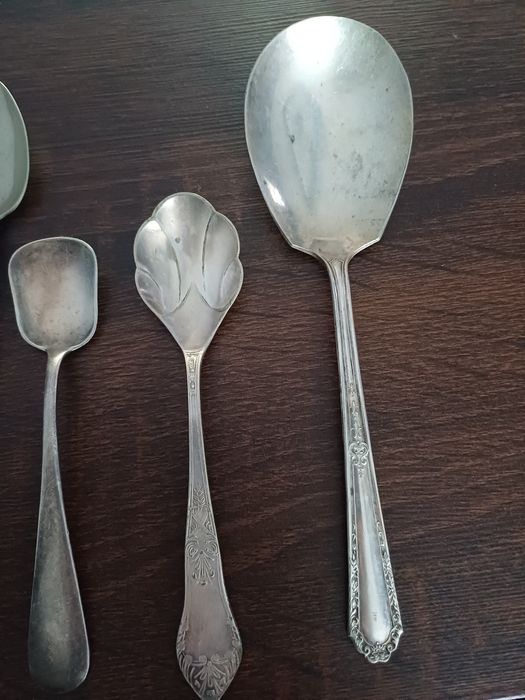 Zestaw srebnych i posrebrzanych sztućców antyki