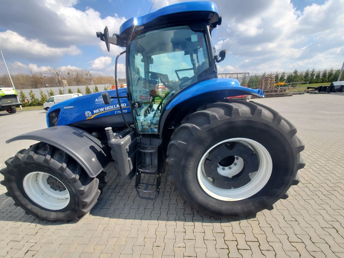 New Holland T7070, 2021 р.в.
Ціна: 130 000 €
Напрацювання- 3440 м/год