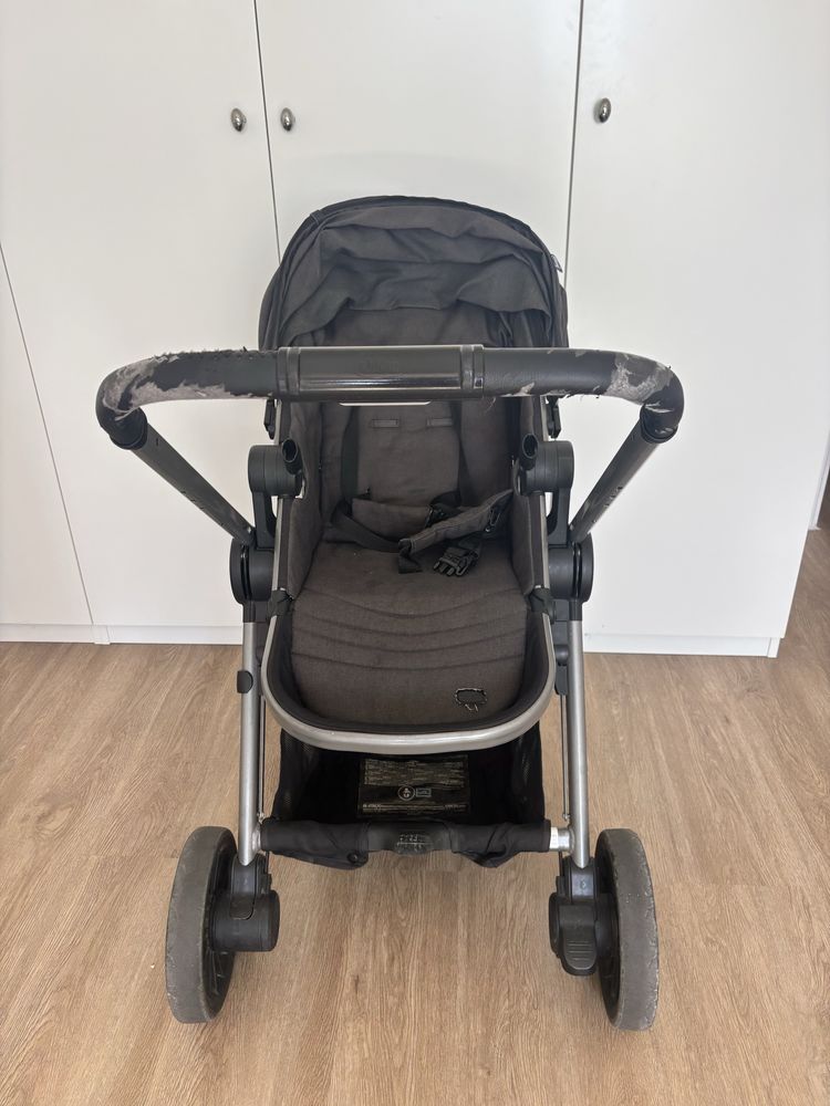 Vende-se carrinho de bebê