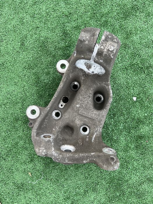 Цапфа Бмв ф30 ф20 задний привод кулак Bmw f30 f20 f31