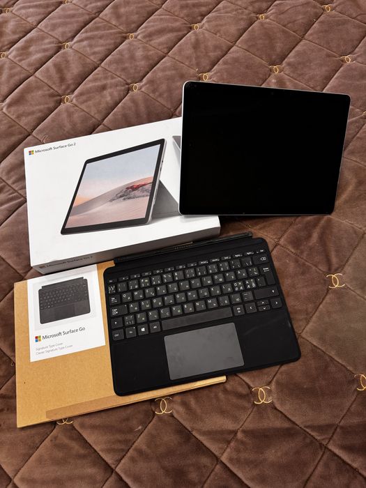Планшет Microsoft Surface Go 2 з клавіатурою