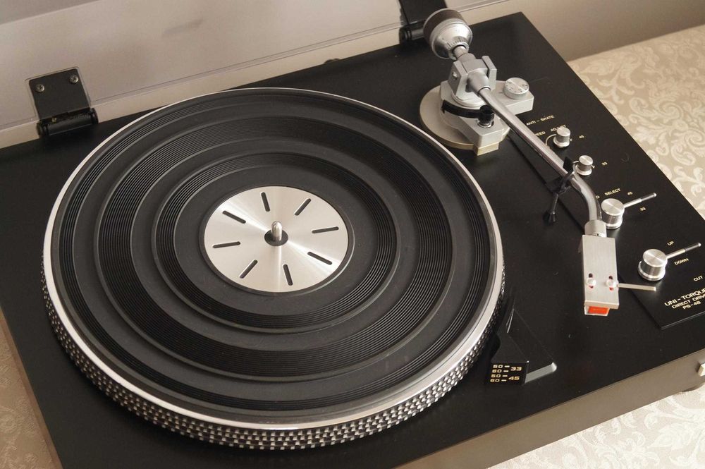 Gramofon Hitachi PS-48