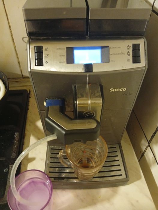 Кавомашина saeco lirika one touch cappuccino