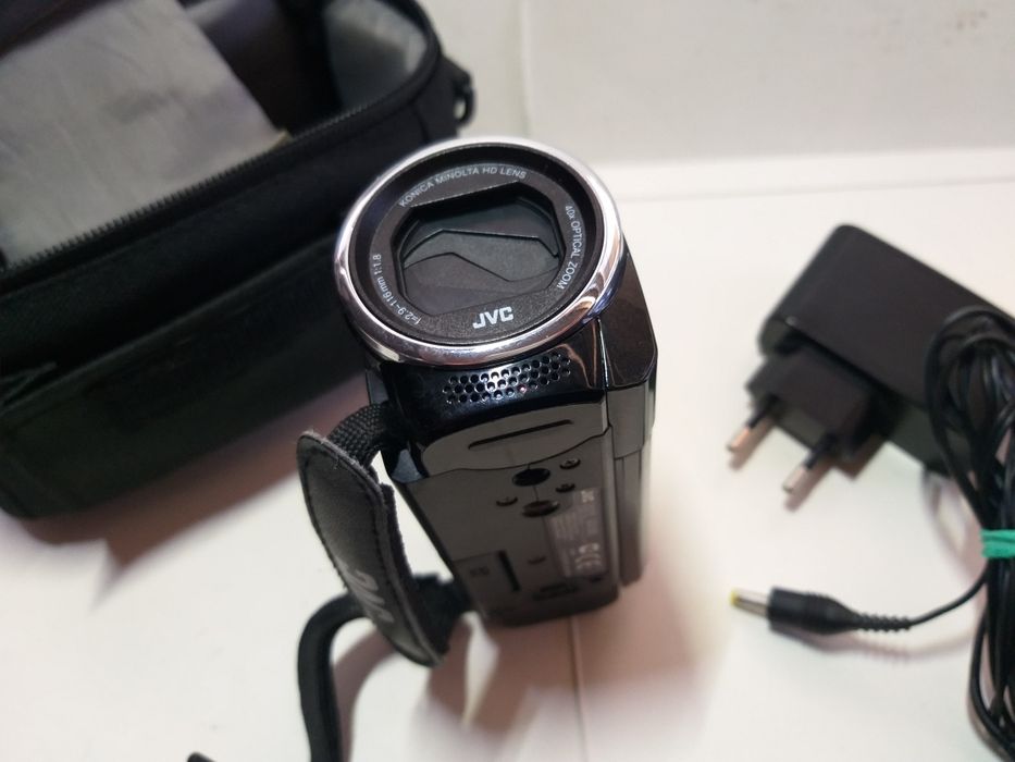 Видеокамера JVC GZ-E15BE  (Sony DCR-HC27E