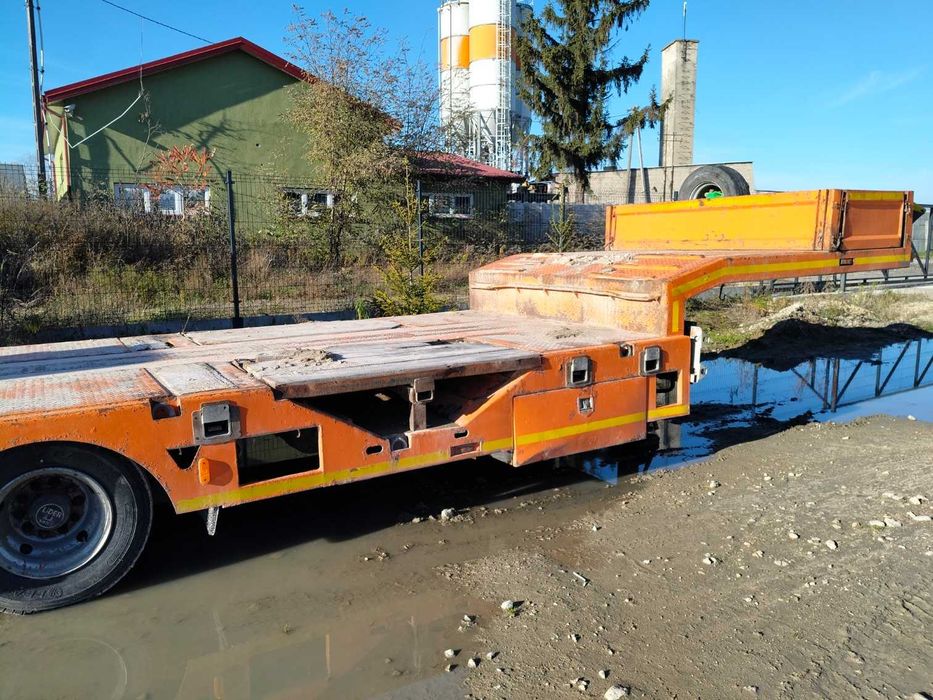 Naczepa niskopodwoziowa 4-osiowa