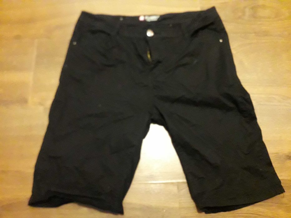 spodenki czarne materiałowe