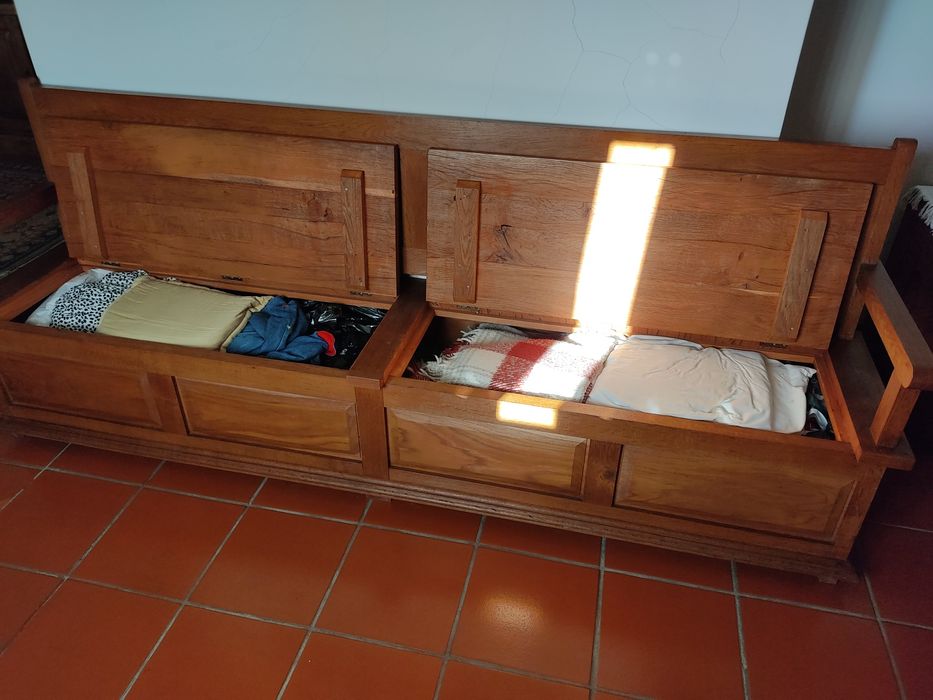 Escabelo maciço em carvalho francês