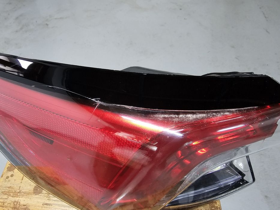 Ford Escape lampy tyl L+P titanium