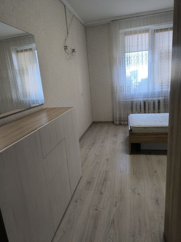 Здається дві  кімнати в двокімнатній квартирі без власників біля медун