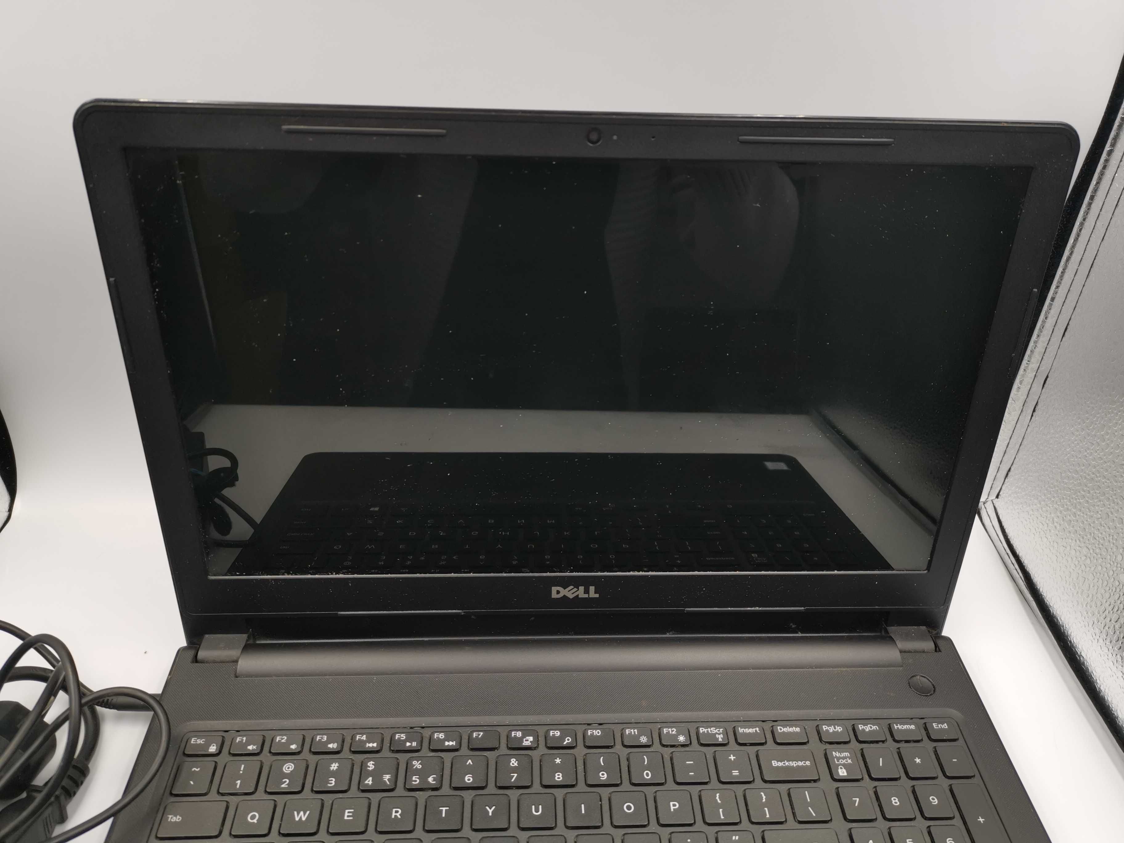 Na Lewara Laptop Dell Inspiron 15-3567