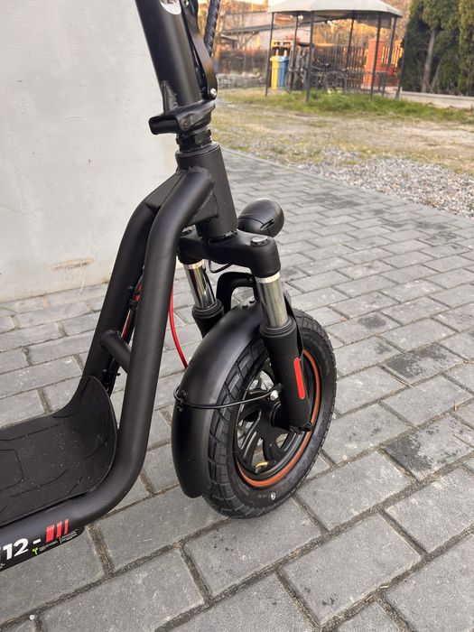 Hulajnoga elektryczna z siedziskiem 25 km/h