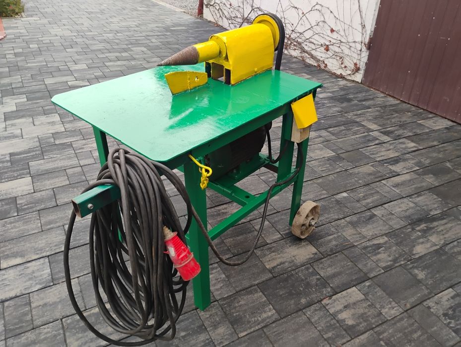 Świder łuparka rębak do drewna rozdrabniacz