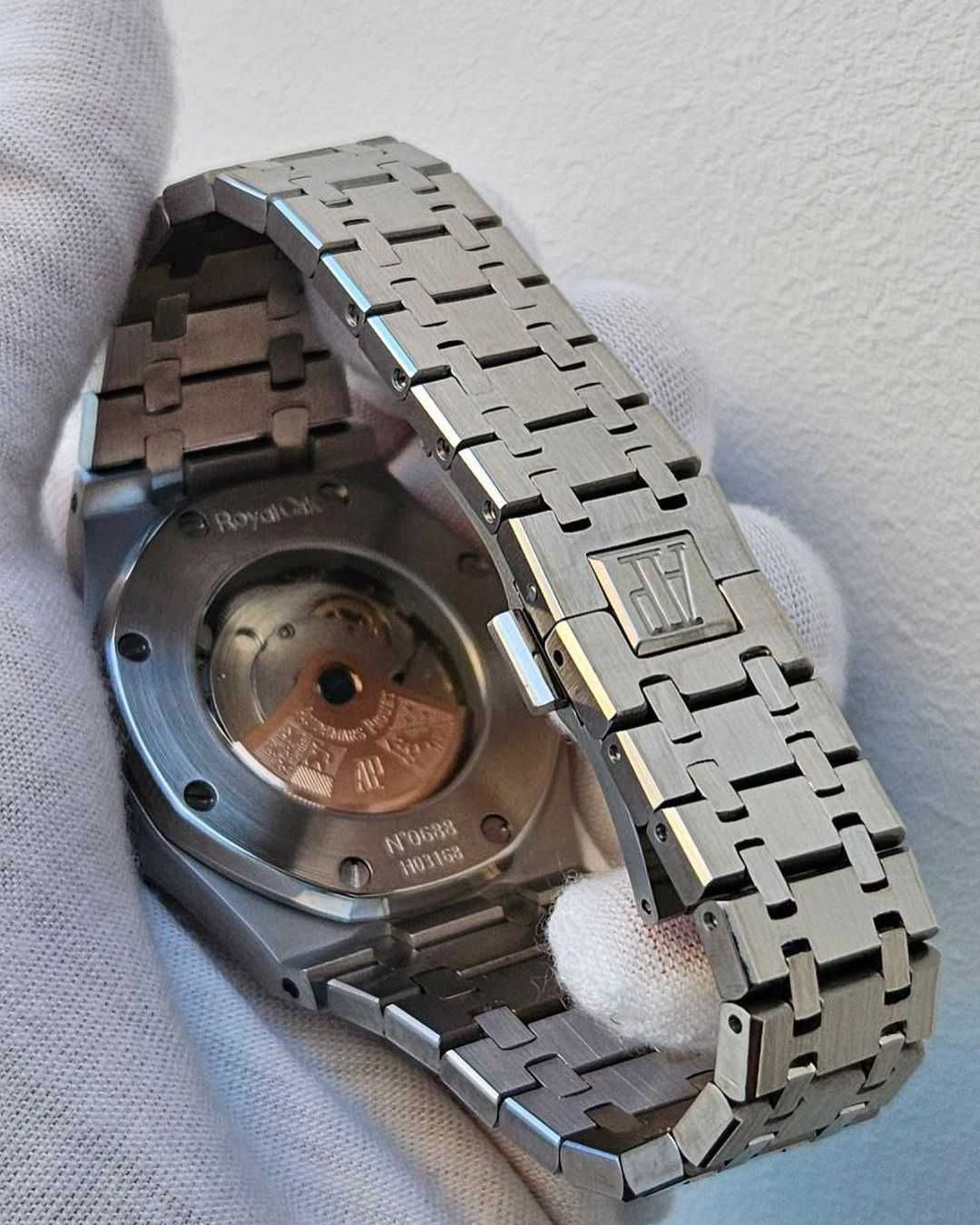 Швейцарские часы Audemars Piguet Royal Oak. Механика с автоподзаводом