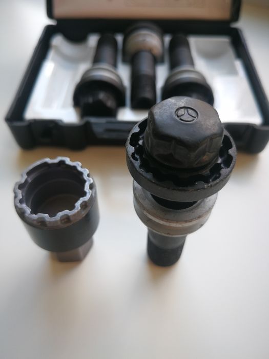 Набір кріплення коліс X167V167 (02/19-) M15×1,25