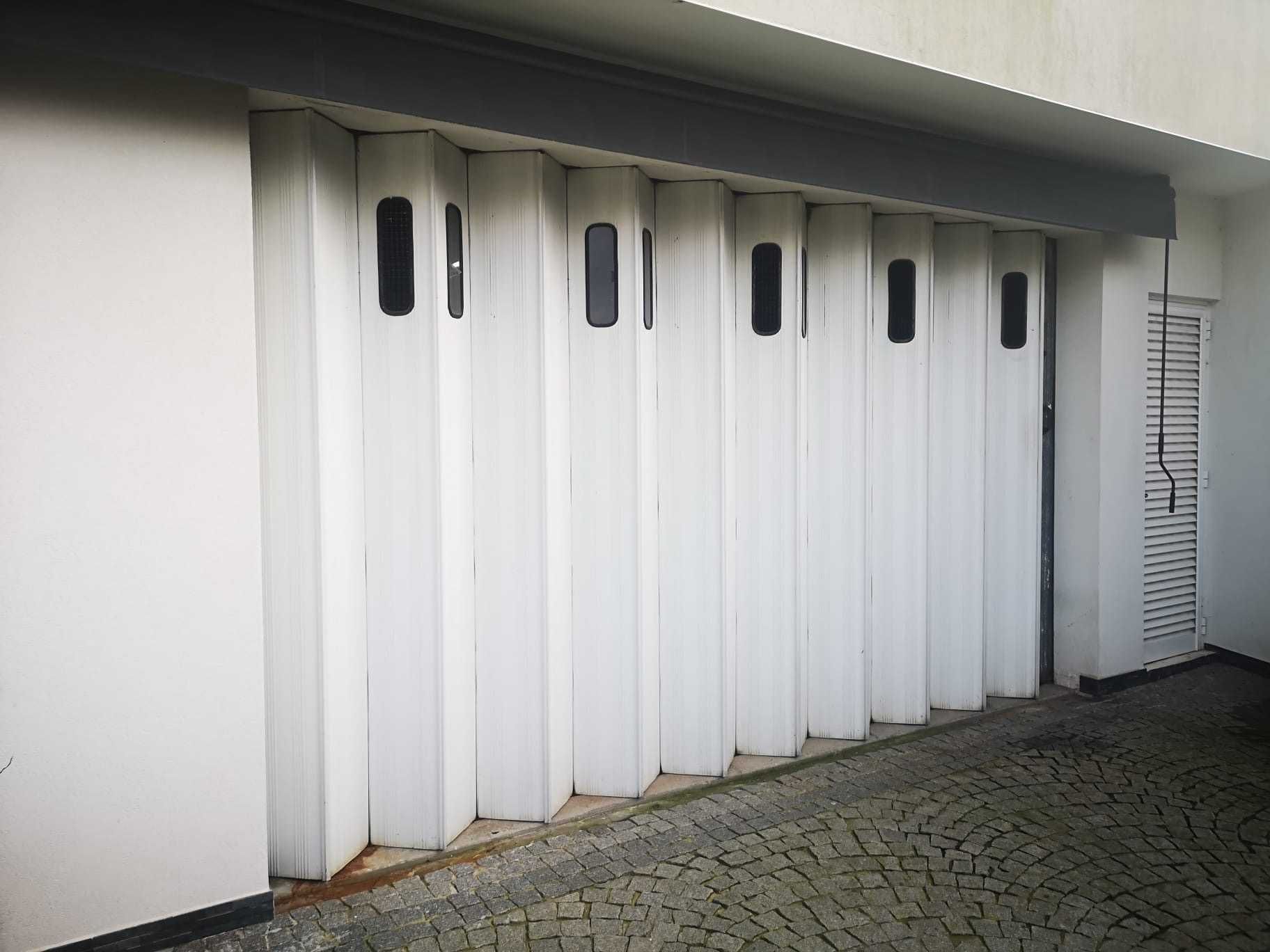 Porta de fole de medida variável