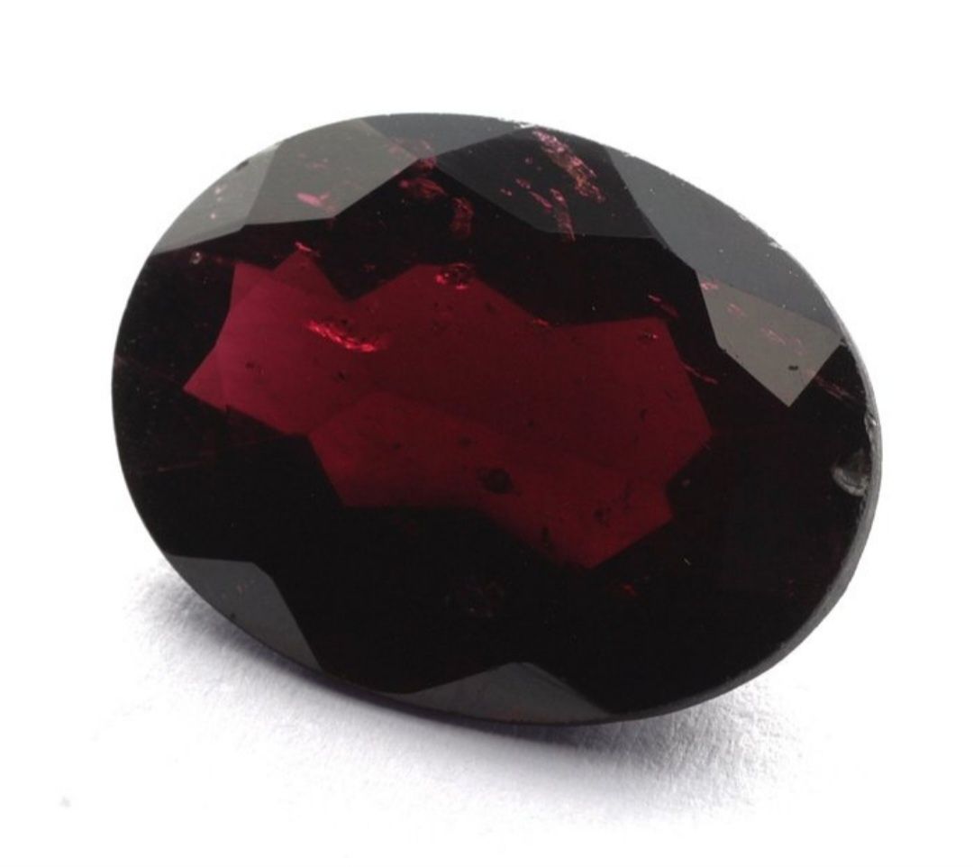 Granada Natural Almandina – 10,48 ct – Certificada pelo IGE