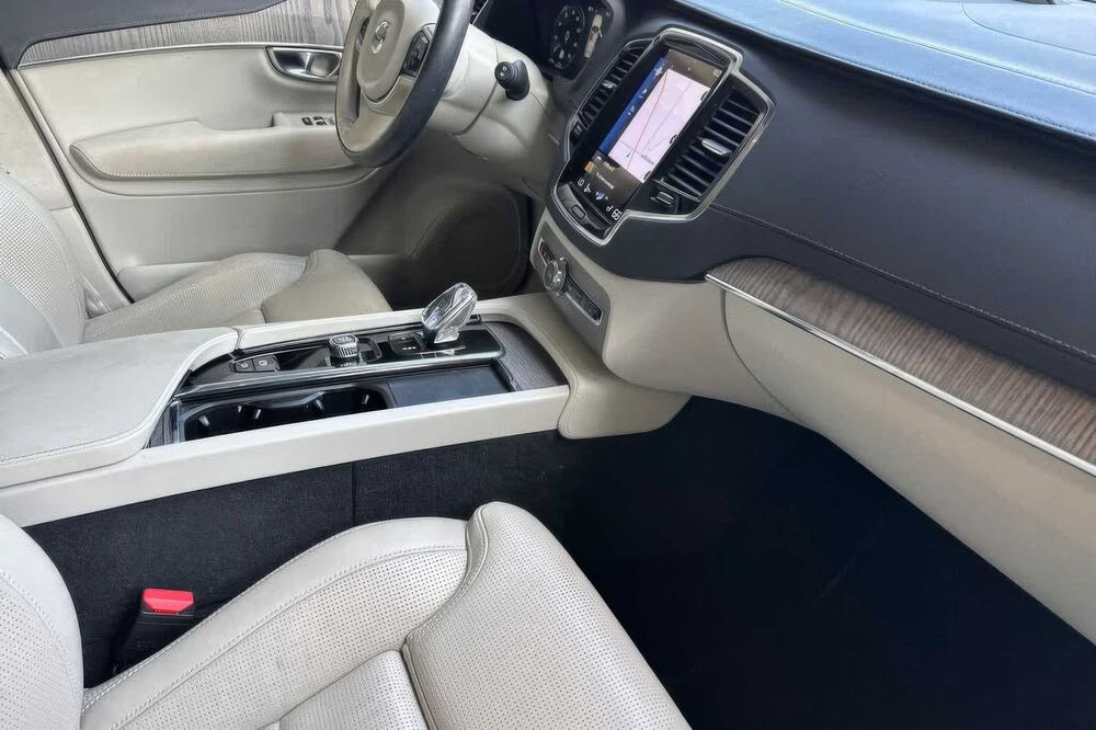 Volvo XC90 Recharge Inscription 7-Passenger      2022