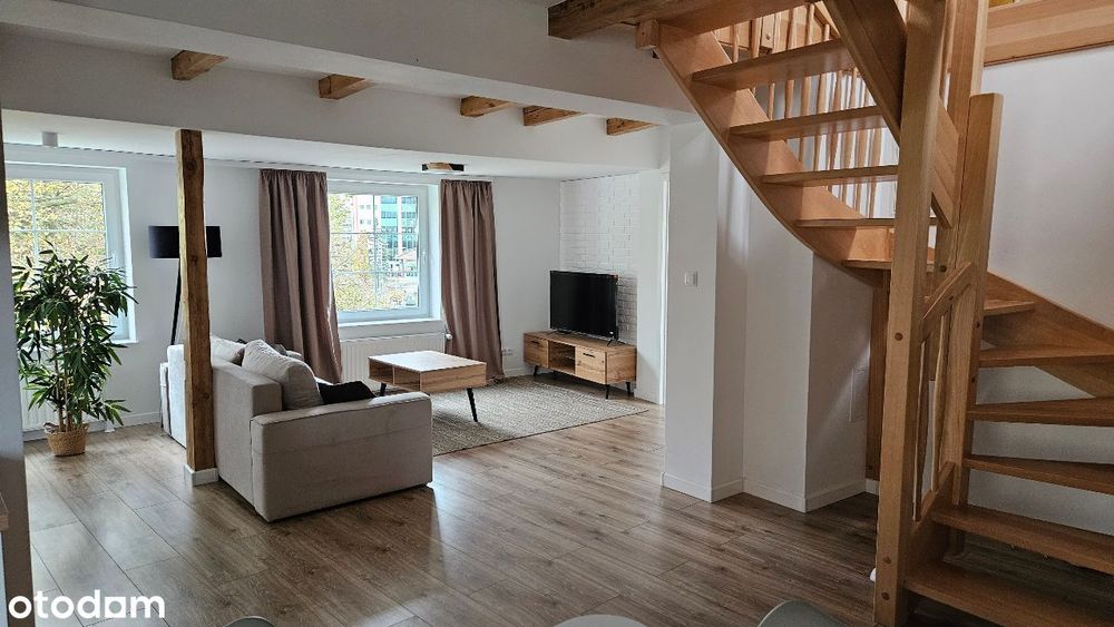Dwupoziomowy Apartament w centrum B-ca