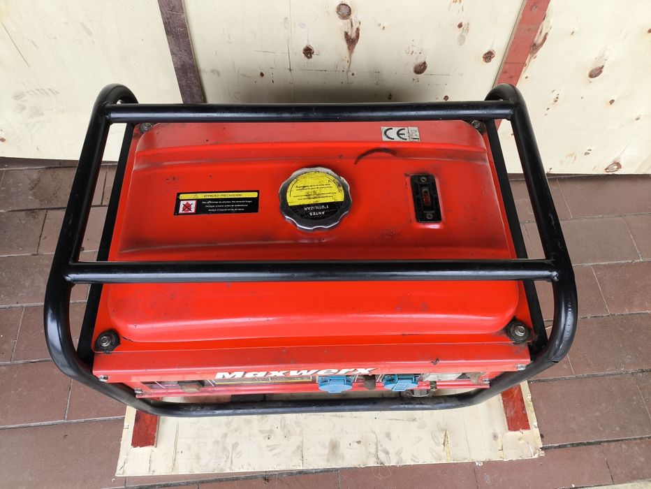Gerador a Gasolina Maxwerx 5.5 HP (2.0 kW) - Pouquíssimo Uso e Revisão