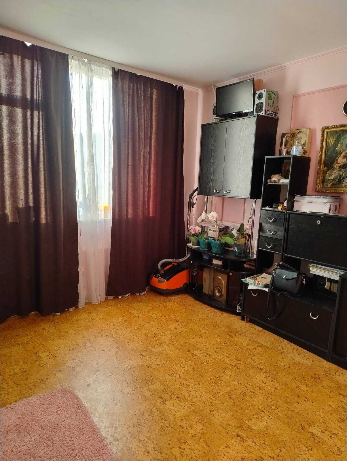 Вишгород, Шевченка пр. 6,   2х кімн. квартира 45 кв.м.  Центр
